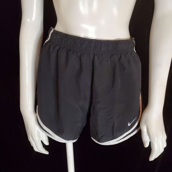 Nike Dri-Fit Black & White Shorts (S) - Picture 3 of 6